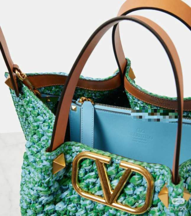 Picture of Valentino Handbags _SKUfw209923176fw